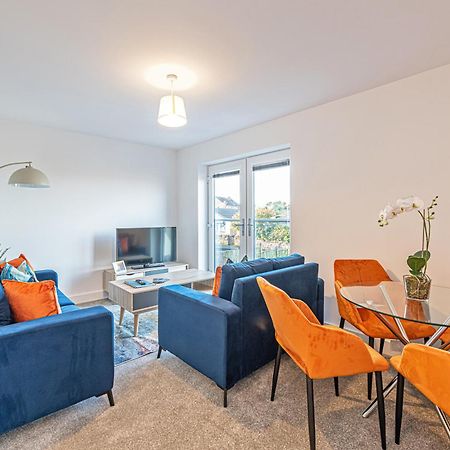 Gospel Heights Luxury Apartments With Parking Heswall Eksteriør billede