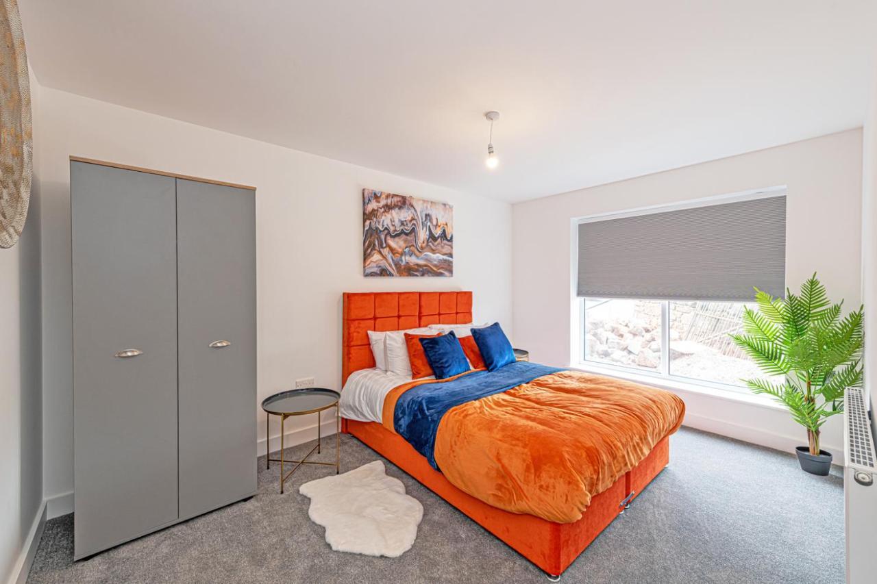 Gospel Heights Luxury Apartments With Parking Heswall Eksteriør billede