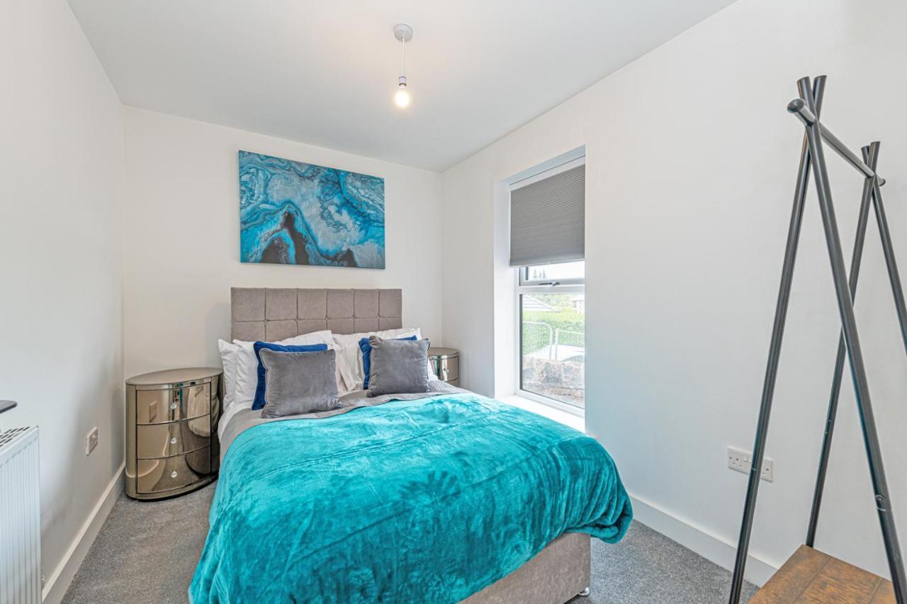 Gospel Heights Luxury Apartments With Parking Heswall Eksteriør billede