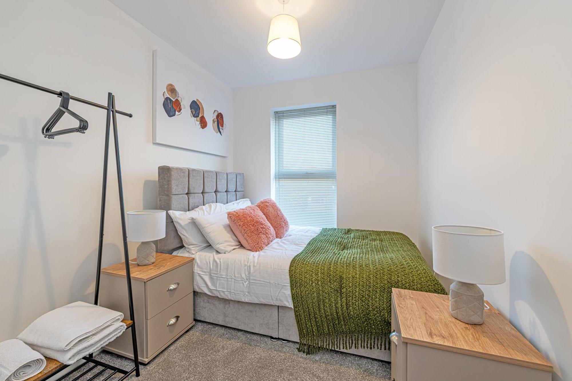 Gospel Heights Luxury Apartments With Parking Heswall Eksteriør billede