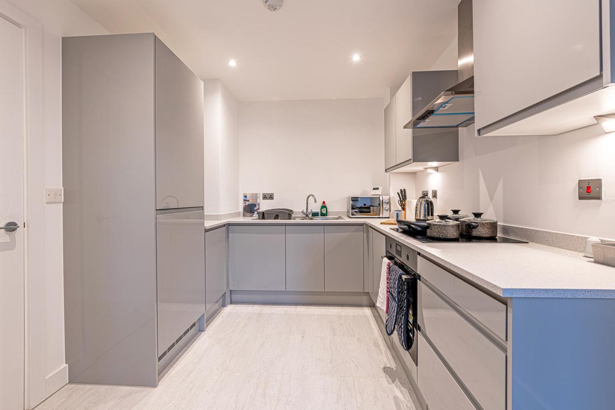 Gospel Heights Luxury Apartments With Parking Heswall Eksteriør billede