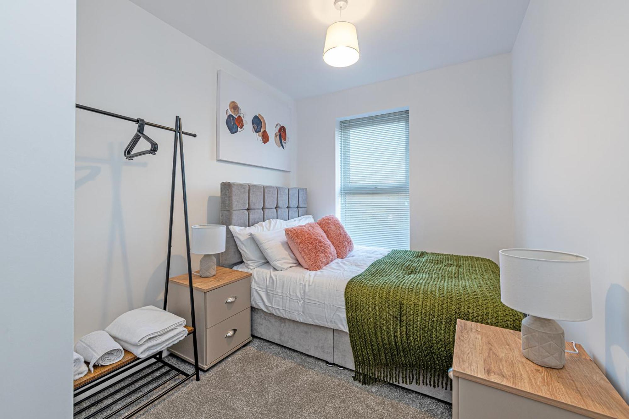 Gospel Heights Luxury Apartments With Parking Heswall Eksteriør billede