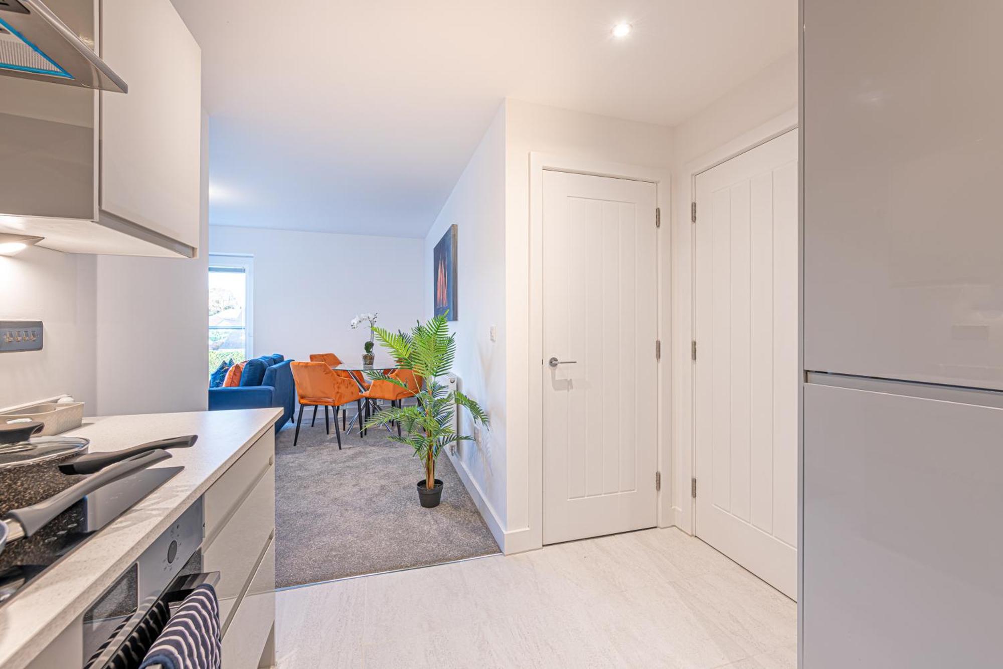 Gospel Heights Luxury Apartments With Parking Heswall Eksteriør billede