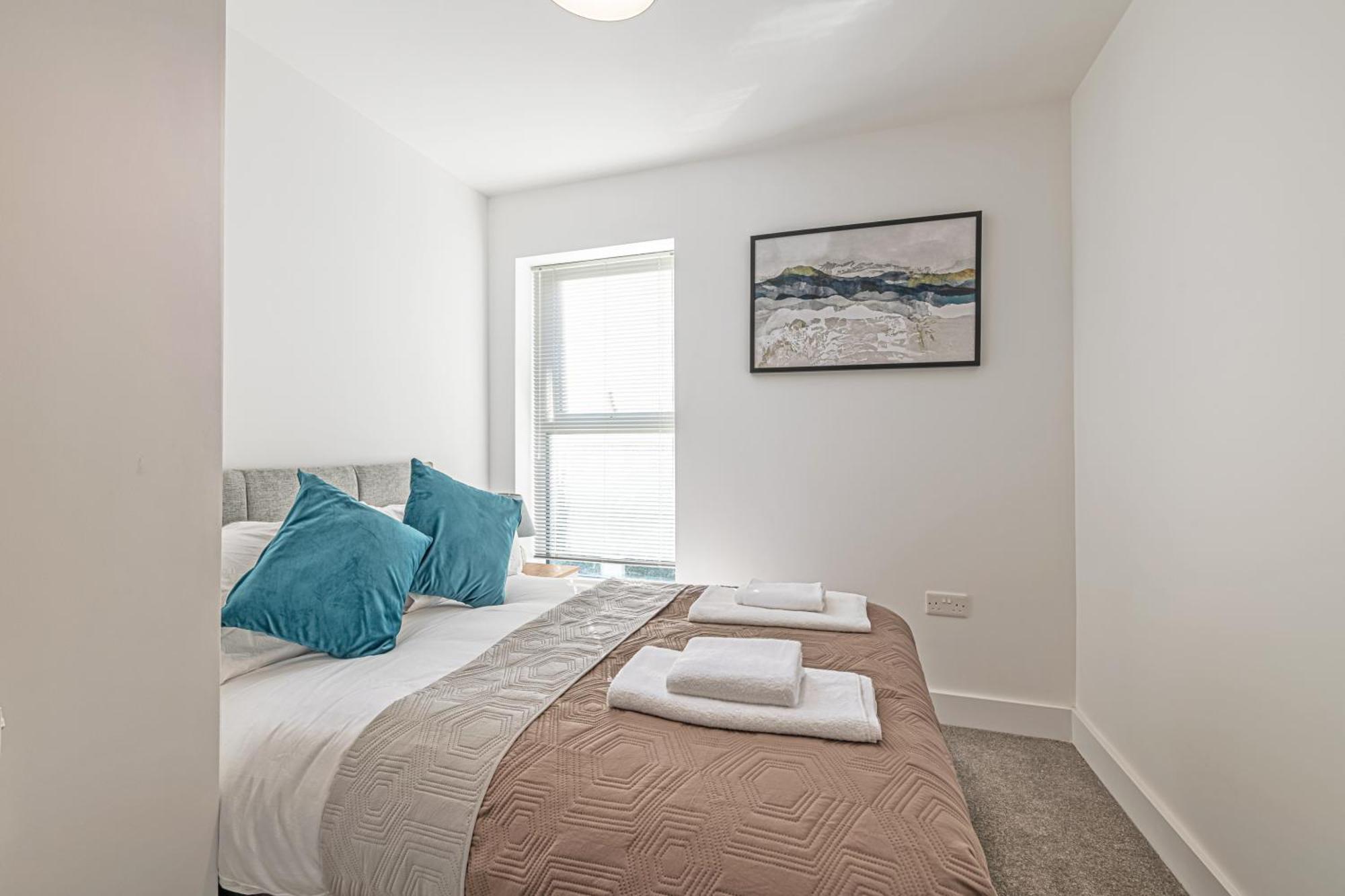 Gospel Heights Luxury Apartments With Parking Heswall Eksteriør billede