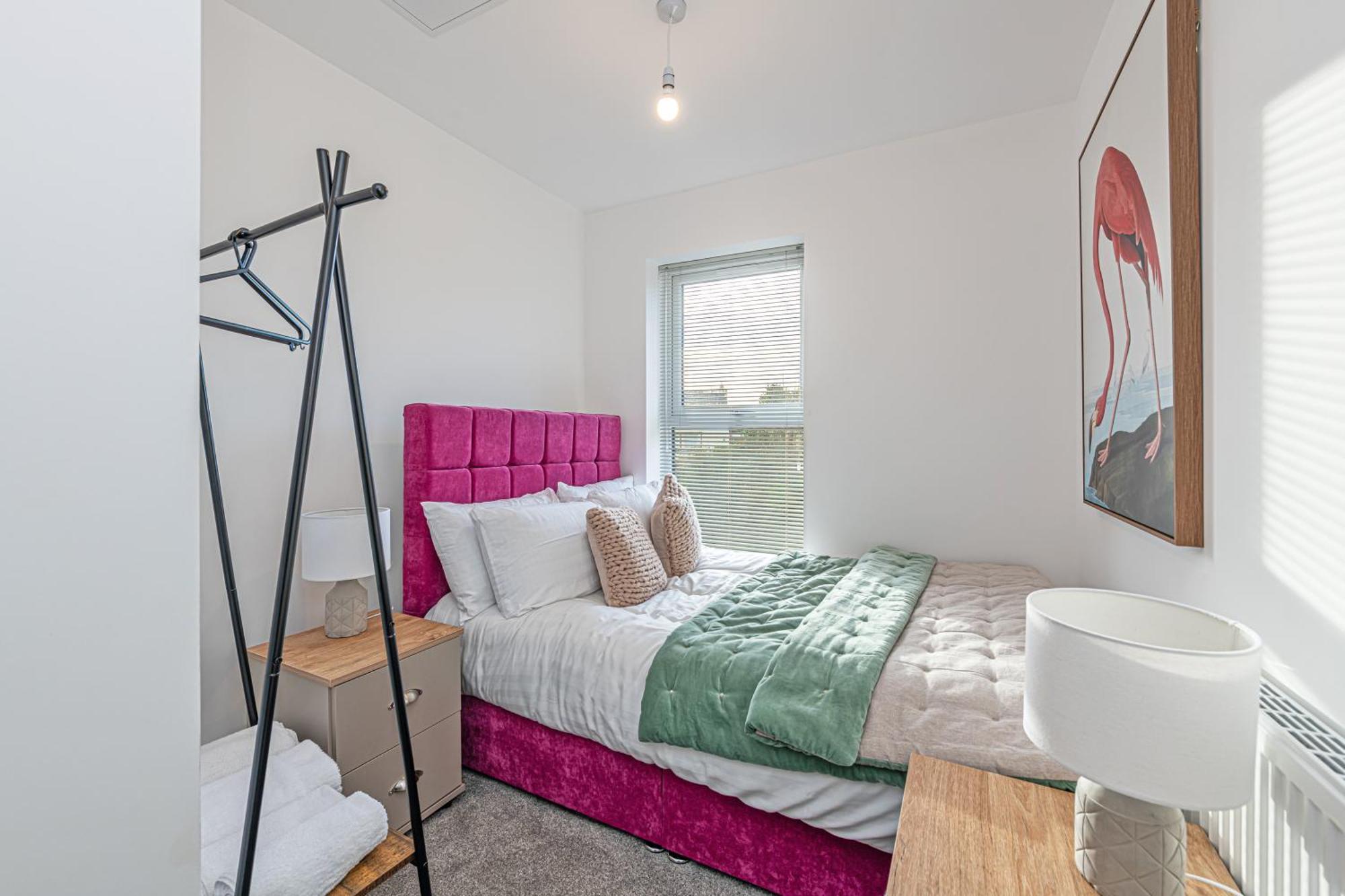 Gospel Heights Luxury Apartments With Parking Heswall Eksteriør billede